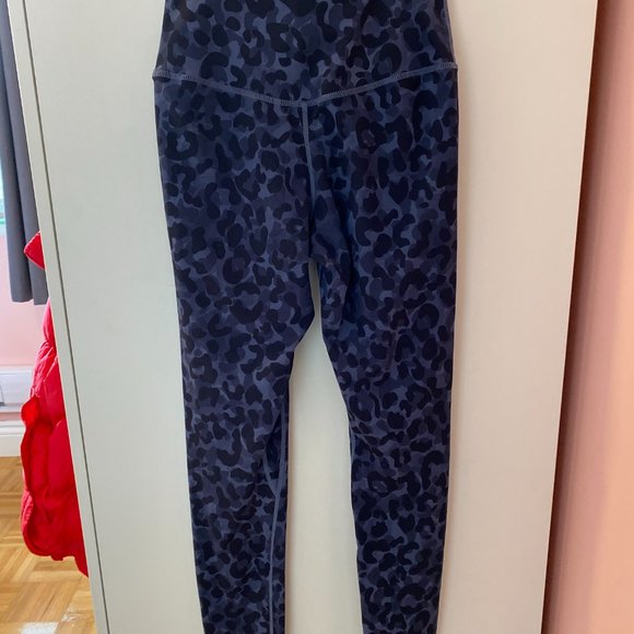 High Wasted Workout Leggings - Picture 5 of 9